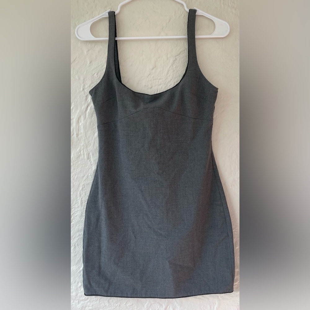 Zara fully lined mini gray dress, bust boning, black lace detail, back zip; M